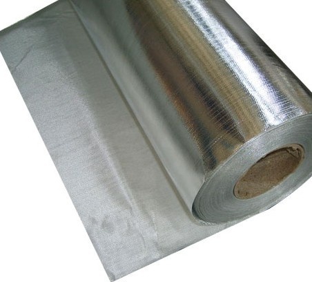 铝箔与塑料和纸复合把铝箔的屏蔽性与纸的强度、塑料的热密封性融为一体